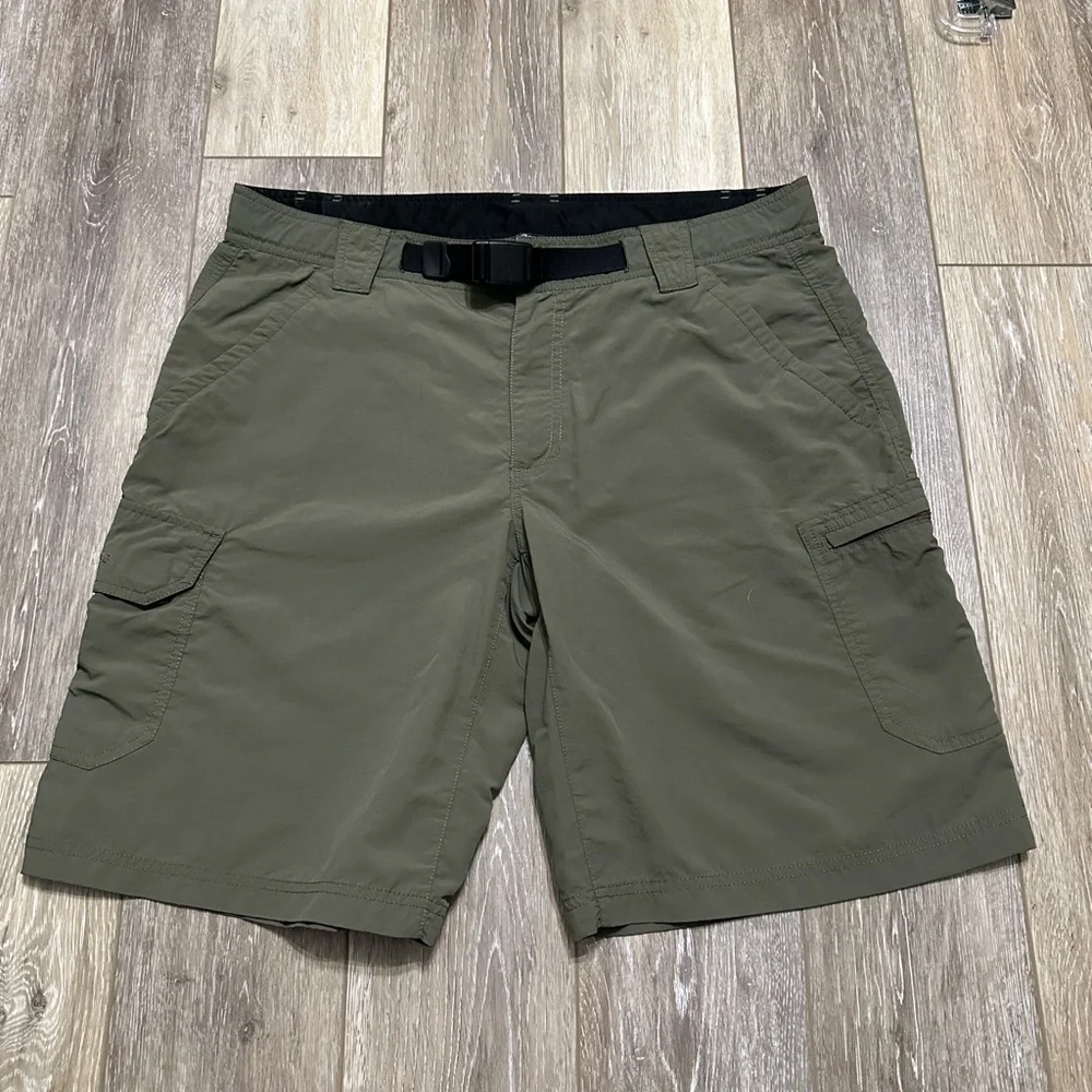 🖤 men’s Eddie Bauer sports shorts excellent condition.